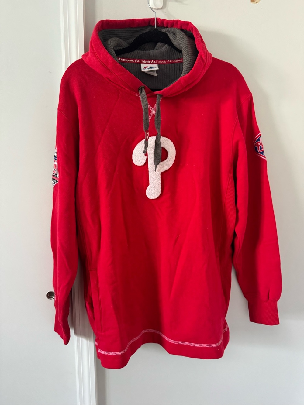 Philadelphia Phillies Red Pullover Hoodie Sweatshirt